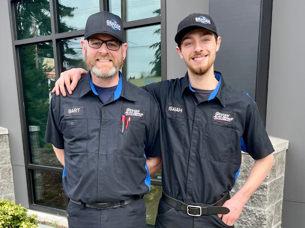 Master Service Technician Bart, our first graduate from iTAC Apprentice Program. Welcoming Isaiah, our newest Apprentice in Yelm, WA